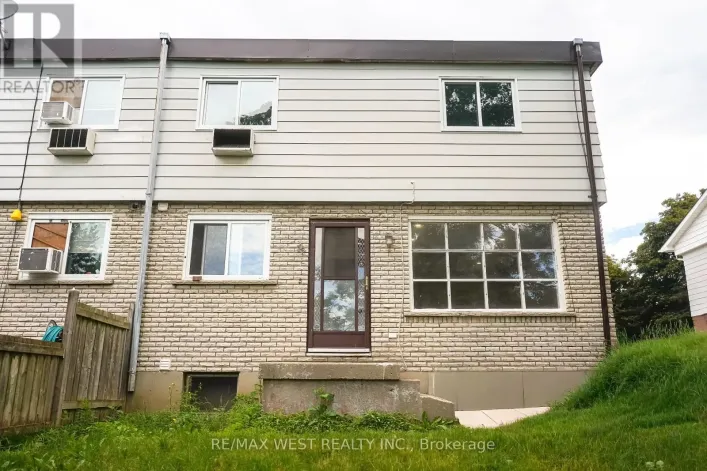 3 - 15 BRENDA COURT, Brantford