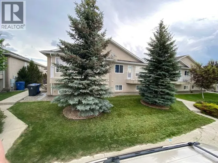 3, 15 Highlands Place W, Lethbridge