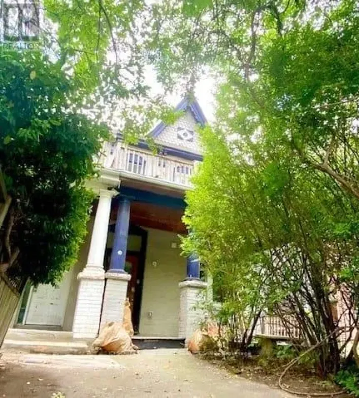 3 - 157 HURON STREET, Toronto