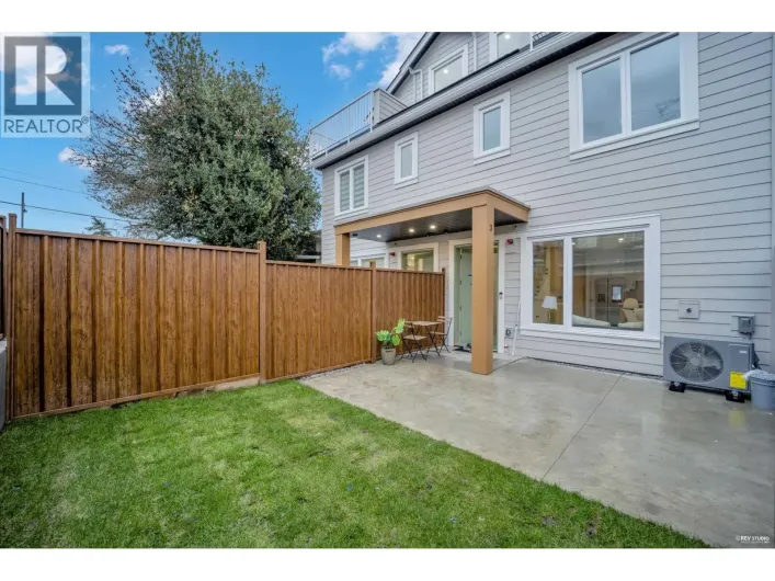3 1577 E 58TH AVENUE, Vancouver