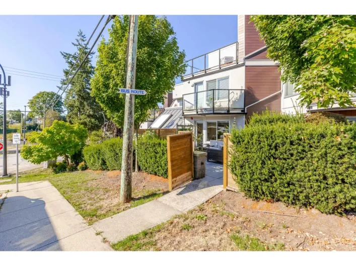 3 15989 MARINE DRIVE, White Rock