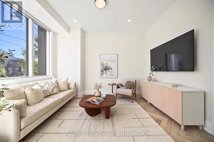 3 - 18 GREENBRIAR ROAD, Toronto