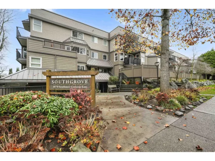 3 1870 E SOUTHMERE CRESCENT, Surrey
