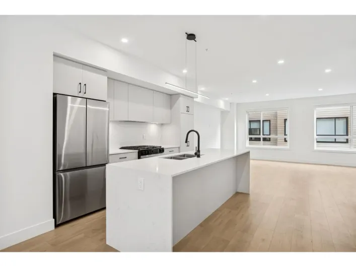 3 19667 55A AVENUE, Langley