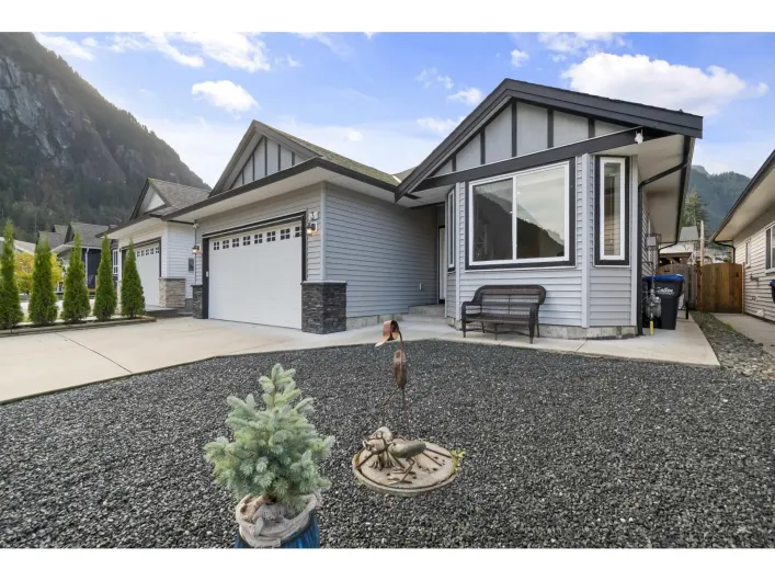 3 20118 BEACON ROAD|Hope, Hope