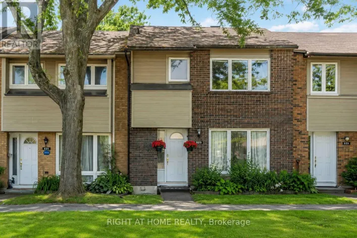 3 - 21 MIDLAND CRESCENT, Ottawa
