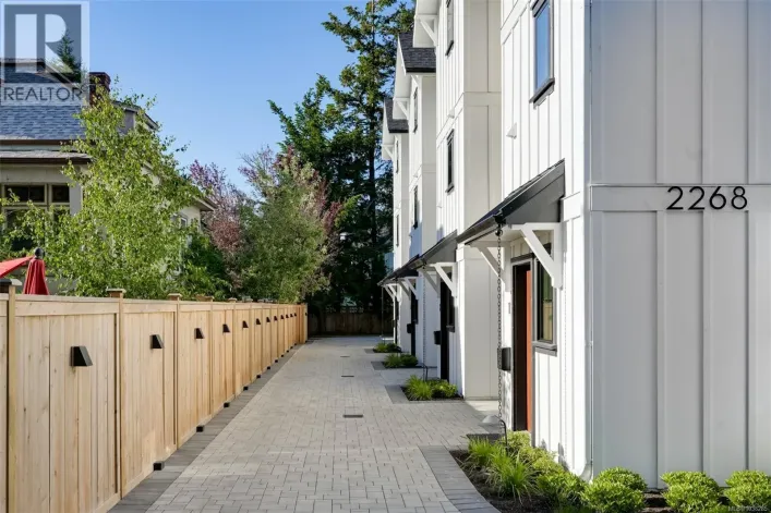 3 2268 Bowker Ave, Oak Bay