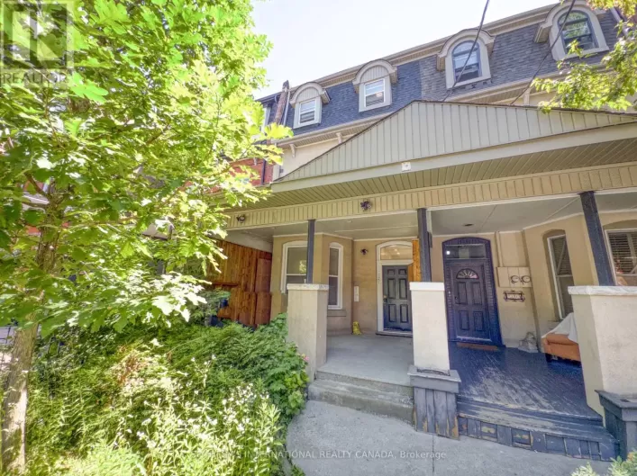 3 - 227 BEVERLEY STREET, Toronto