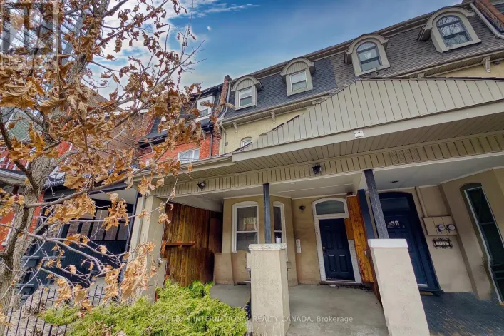 3 - 227 BEVERLEY STREET, Toronto