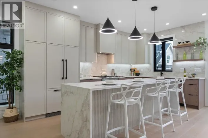 3 2282 E 8TH AVENUE, Vancouver