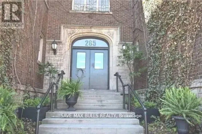 Apartment for rent: 3 - 285 KING STREET W, Hamilton