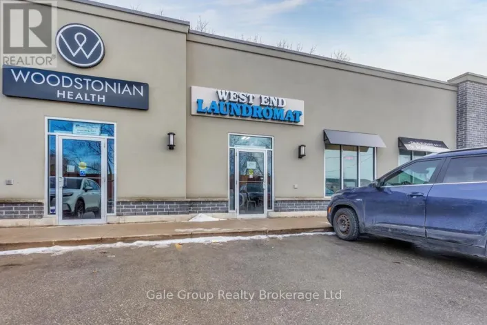 3 - 300 MAIN STREET, Woodstock