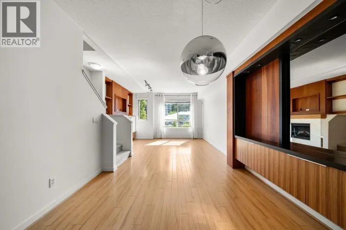 3 301 KLAHANIE DRIVE, Port Moody