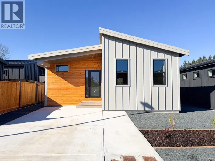 3 3025 Royston Rd, Cumberland