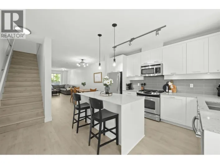 3 3395 GALLOWAY AVENUE, Coquitlam
