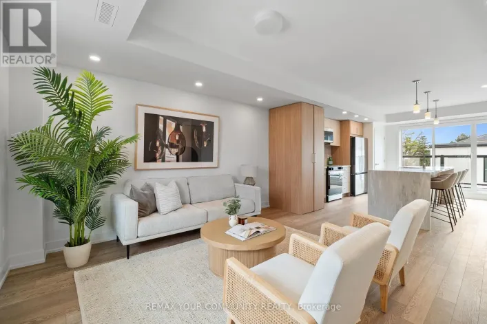 3 - 34 POPLAR AVENUE, Toronto
