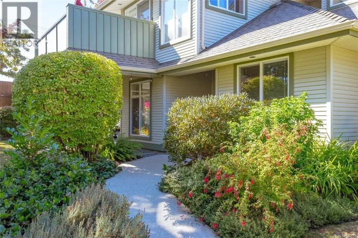 3 340 Young St, Parksville