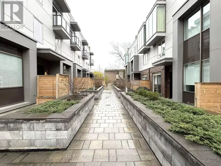 3 - 35 DERVOCK CRESCENT, Toronto