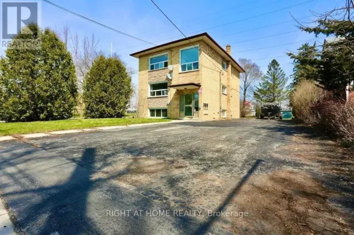 3 - 394 THIEL STREET, London East