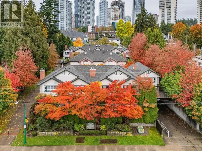 3 4238 BOND STREET, Burnaby