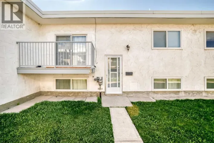 3, 4503 75 Street NW, Calgary