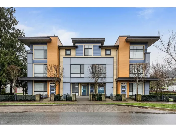 3 45615 TAMIHI WAY|Garrison Crossing, Chilliwack