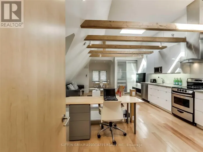 3 - 477 BRUNSWICK AVENUE, Toronto