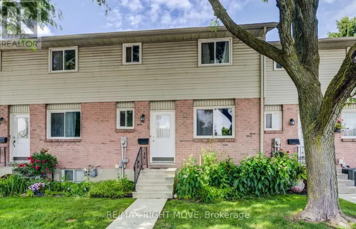 3 - 486 SPRINGBANK AVENUE N, Woodstock