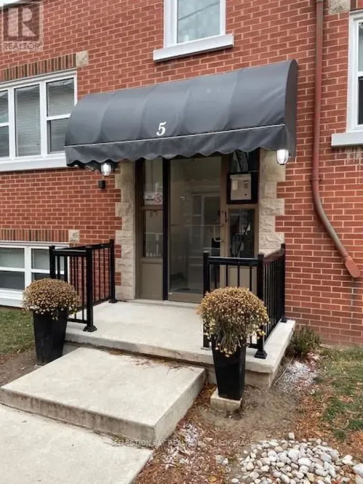 3 - 5 APPLEWOOD AVENUE, Hamilton