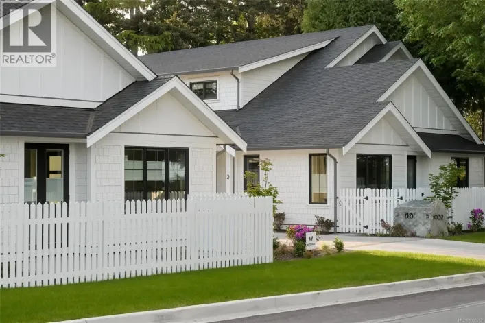 3 5032 Wesley Rd, Saanich