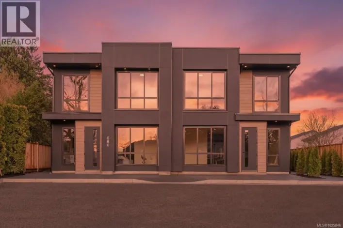 3 588 Whiteside St, Saanich