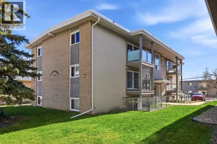 3, 609 67 Avenue SW, Calgary