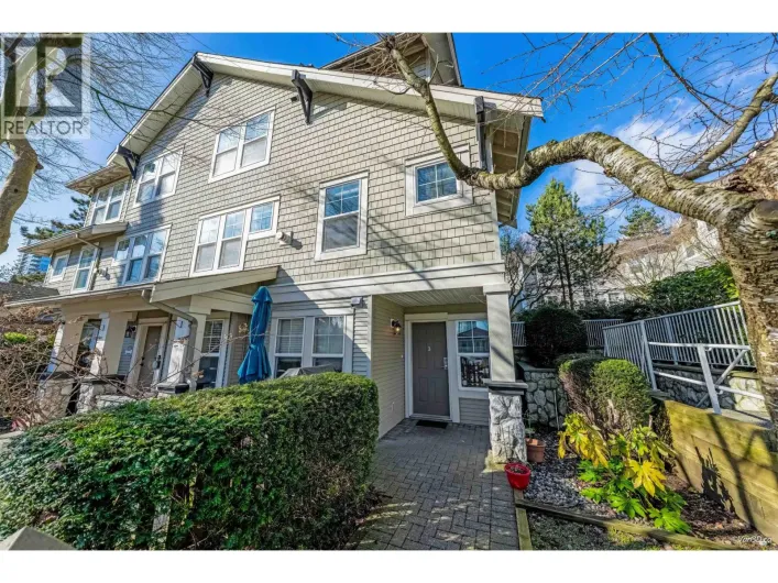 3 7179 18TH AVENUE, Burnaby