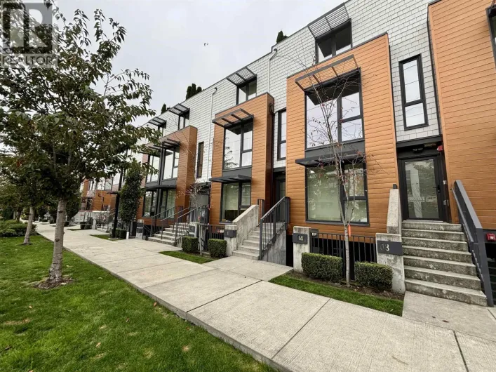 3 720 3RD EAST STREET, North Vancouver