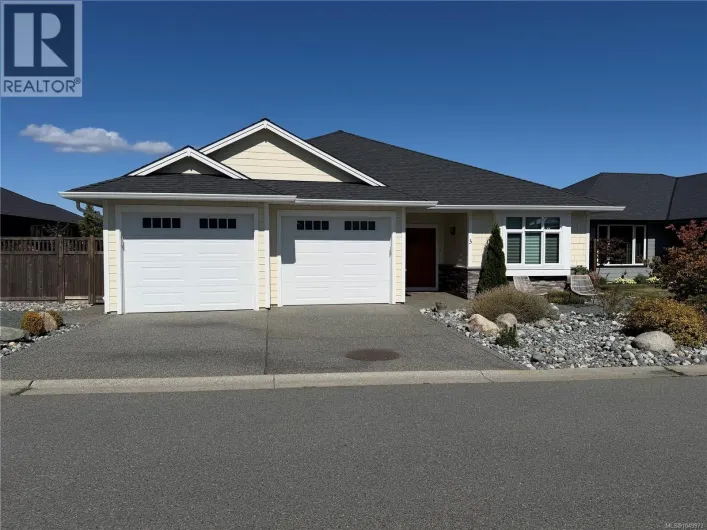 3 720 Russell Rd, Ladysmith
