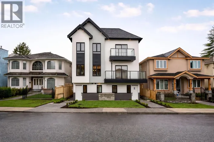 3 7353 12TH AVENUE, Burnaby