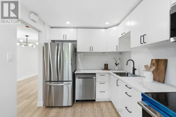 3 - 7874 JEANNE D'ARC BOULEVARD, Ottawa