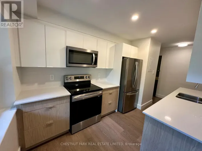 3 - 8 WINGREEN COURT, Toronto