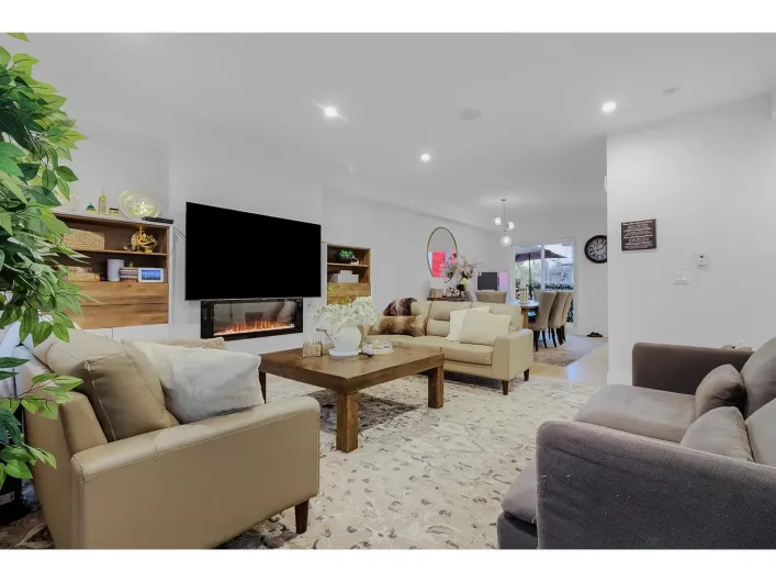 3 8140 166 STREET, Surrey