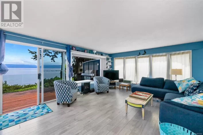 3 8177 West Coast Rd, Sooke