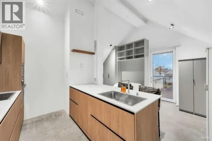 3 829 KEEFER STREET, Vancouver