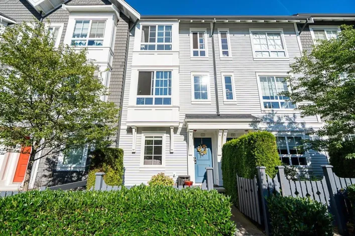 3 8476 207A STREET, Langley