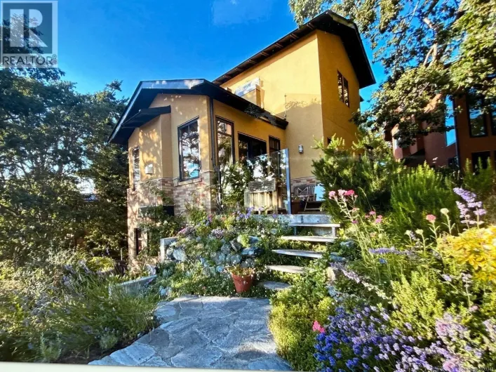 3 849 Dunsmuir Rd, Esquimalt