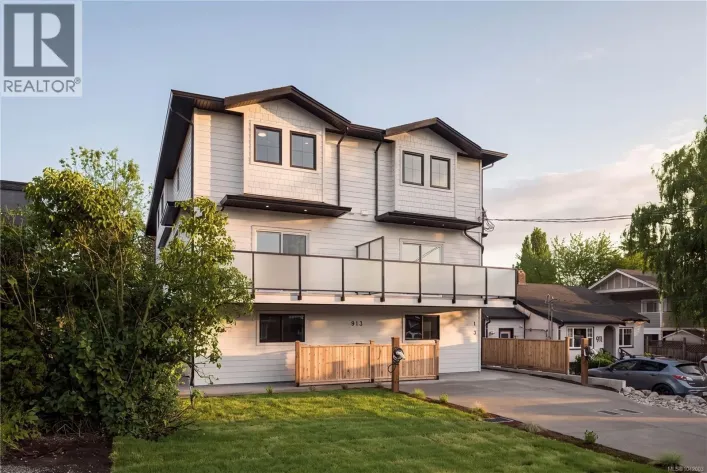 3 913 Dale St, Saanich