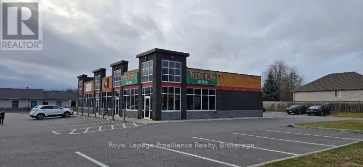 3 - 94 COLLEGE STREET W, Belleville