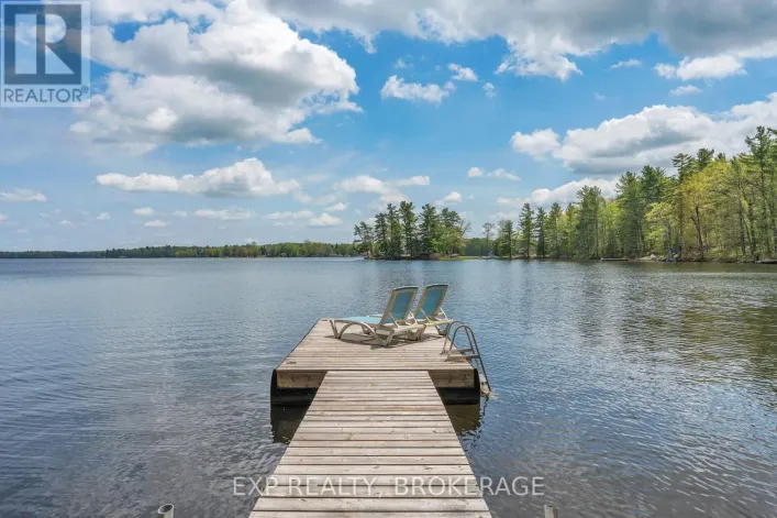 3 ACORN LANE, Frontenac