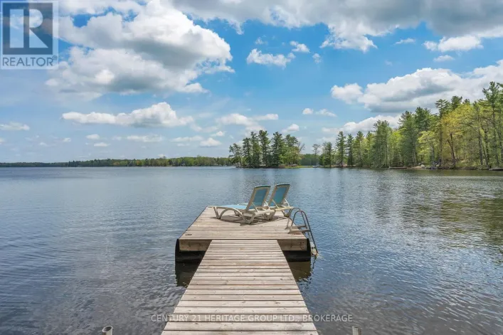 3 ACORN LANE, Frontenac
