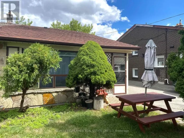 3 BENTON STREET, Brampton