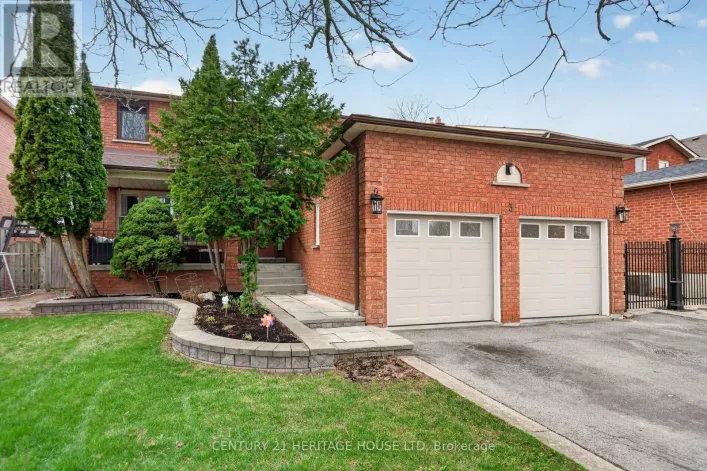 3 BOWES COURT, Caledon