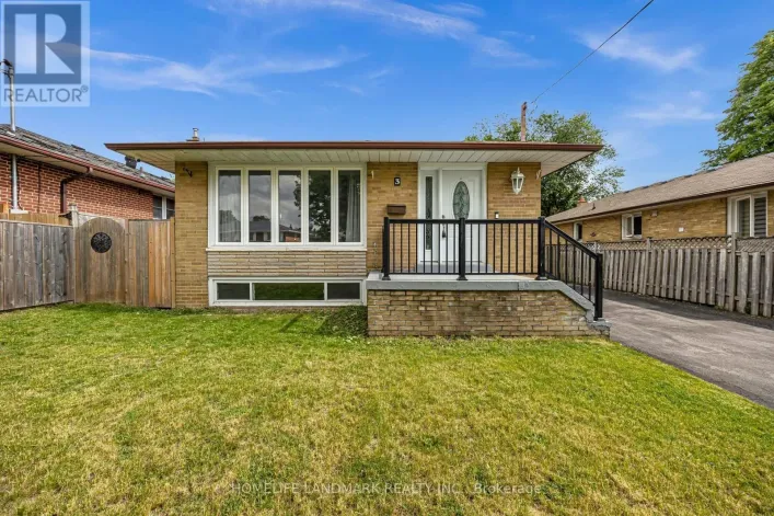 3 CHOPIN AVENUE, Toronto